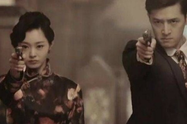 《伪装者》孤狼的真实身份是谁？