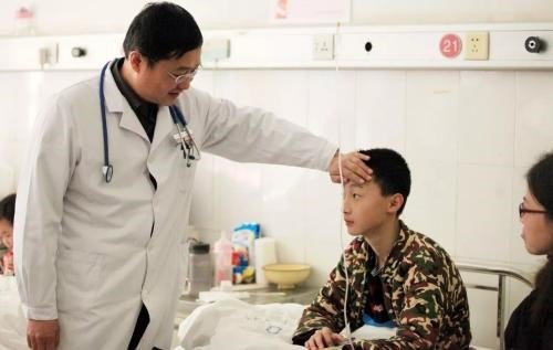 医院看病，医生必开各种检查，这是为什么？