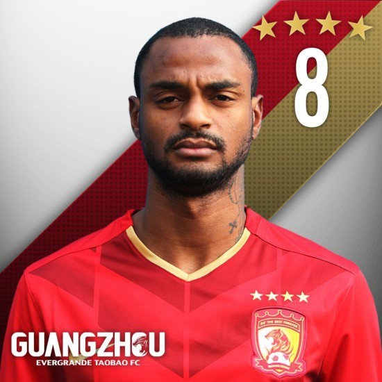 雷内·多斯·桑托斯·儒尼奥尔的早年经历