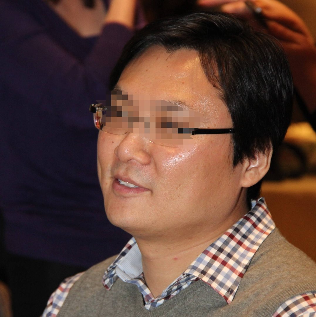 鲍毓明案女孩疑有两张身份证，是她自己办的还是别人办的呢？