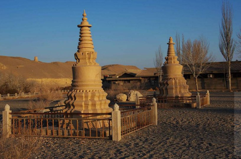 《道士塔》的主要内容及中心思想