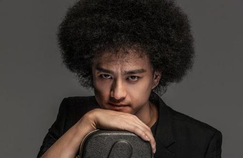 好友薛之谦透露，赵英俊没告诉妈妈自己得病，他为何选择这么做？