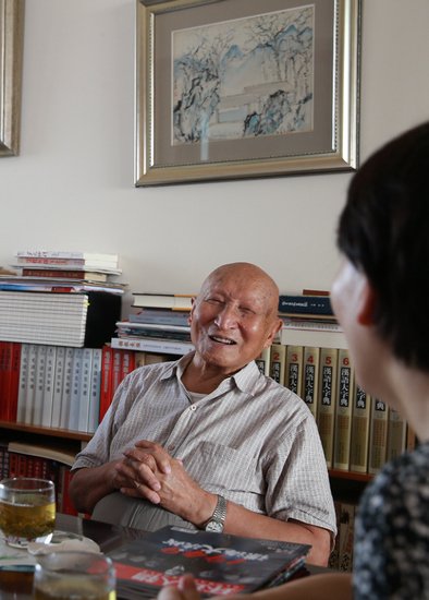 101岁传奇老人辛冠洁去世,他的一生是如何度过的?