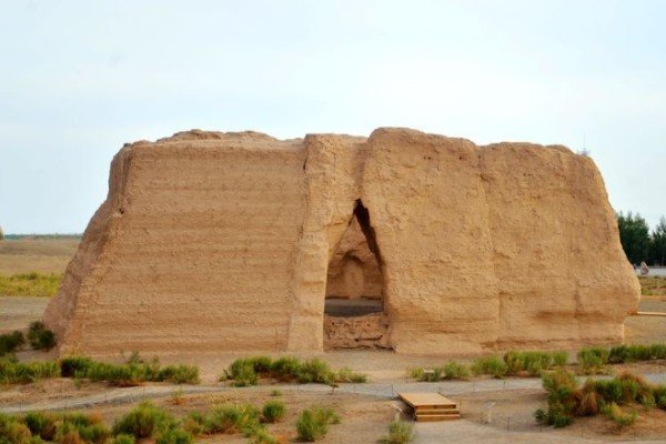 玉门关外祁连山上飘的雪是啥歌