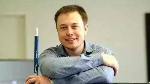 马斯克父亲表态，儿子有钱应该继续生孩子，是在暗示什么？
