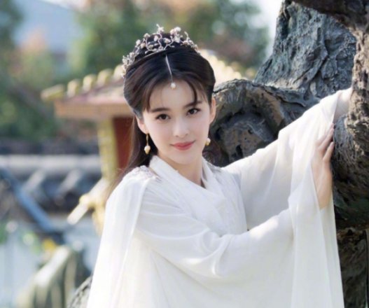 赵樱子为博热量，透视薄纱真是“辣眼睛”，引起了什么争议？