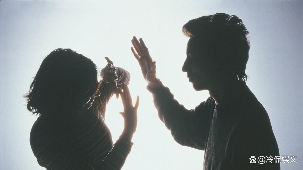 男子撞见女邻居出轨，拍下视频要挟与其一周发生5次关系，结局咋样？