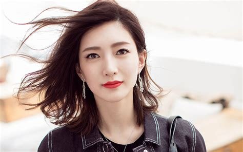 江疏影把演员吴刚误听成神话人物，吴刚的回复你觉得高情商嘛？