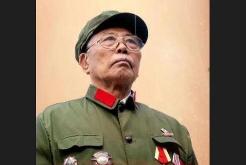 《功勋》卡什么人才能拿？