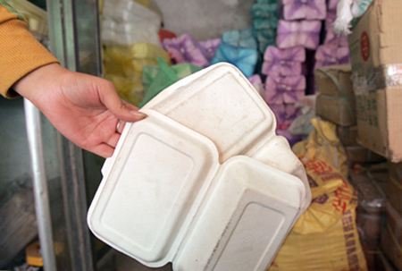 什么是一次性发泡塑料餐具？它有哪些特性呢？