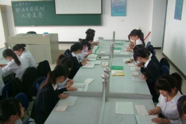 哪个会计培训班比较好？