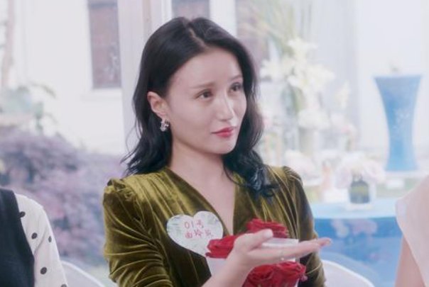 安家中曲玲珑的结局如何？