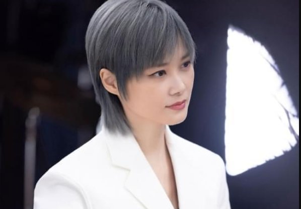 李宇春回应脊柱炎病况：谢谢所有关心我的朋友，这种疾病需能否彻底治愈？