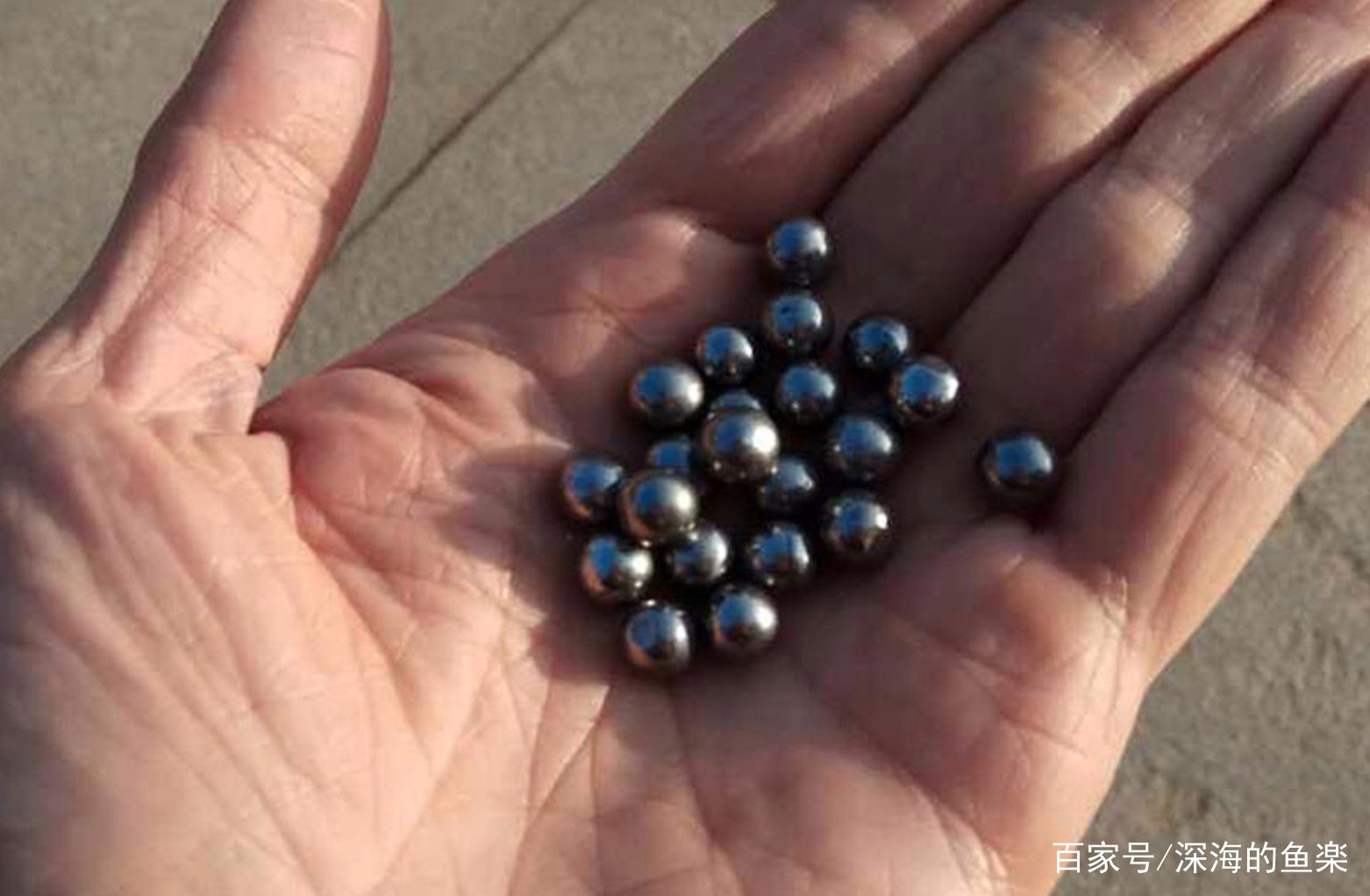 湖北武汉一小区遭近千颗钢珠袭击，嫌疑人已被抓获，嫌疑人为何疯狂作案？