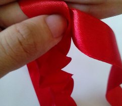 彩带玫瑰花手工制作方法