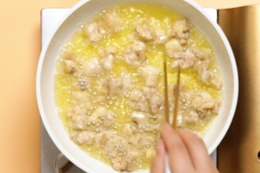 爆炒活鸡怎么做？