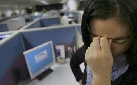 95后女鉴黄师自述：“每天都想杀了自己”，真实情况如何呢？