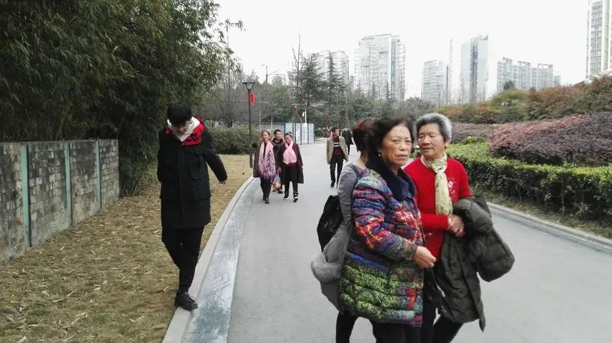 成都沙河公园事件背后的秘密是什么？