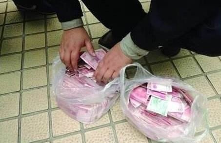 广西一酒店夜晚突降钞票雨,具体是怎么一回事?