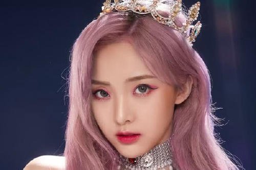 郑乃馨人鱼泡泡裙造型上线，你认为她此次对造型的演绎如何？