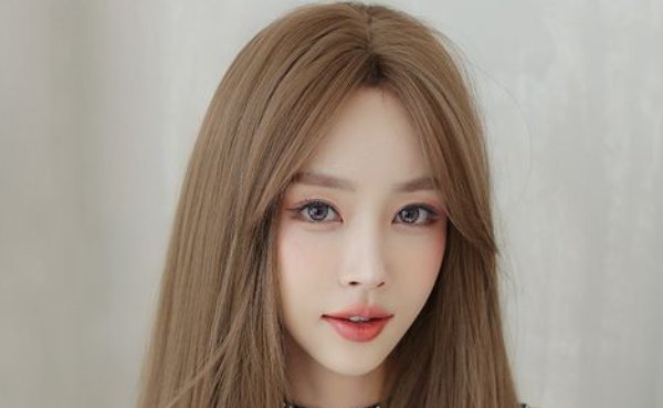 戴眼镜适合什么刘海