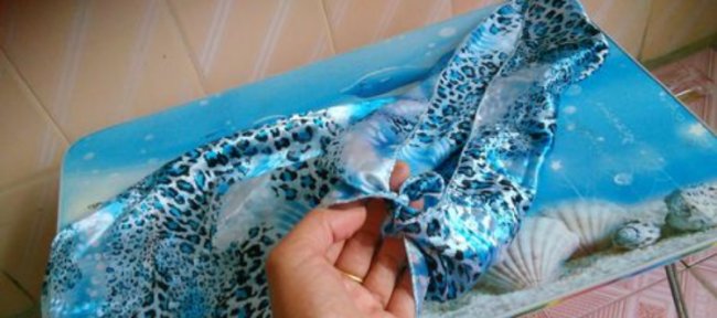 方巾怎么打玫瑰花