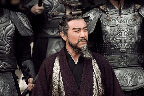 东临碣石以观沧海中的碣石是哪里？