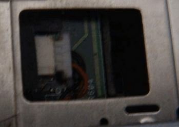 请问戴尔1420笔记本怎么拆开？