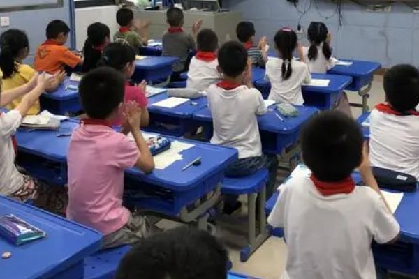 “粉身碎骨全不怕,要留清白在人间”。这是明朝哪位大臣的诗句?
