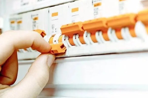 电脑着火了怎么办啊？