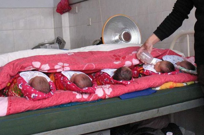 非洲妈妈一次产下九胞胎，这算不算是人类医学奇迹？