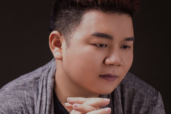 求一首歌曲，歪歪里最近挺多人放这首歌，歌词里有：切克切克切克切闹，男的唱的，不是凤凰传奇的