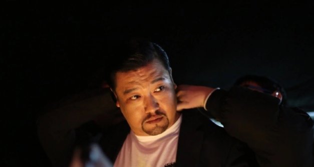 贾冰的老婆是谁？