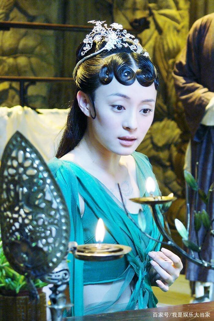 《画壁》中，为什么朱孝廉不肯放弃进京赶考？为什么芍药爱他却不肯说出来？