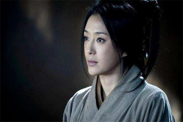 吕媭位列王侯，姐姐是太后，丈夫是大将军，为何她被乱棍打死？