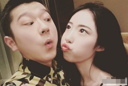 我正在看着你看着你目不转睛是什么歌，什么歌曲的歌词