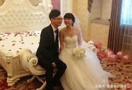 当年不顾家人反对，娶了大学同学55岁母亲的21岁大学生，后来怎样？