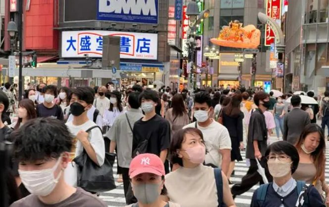 日本新冠确诊数连续4周全球居首，目前当地疫情形势如何？