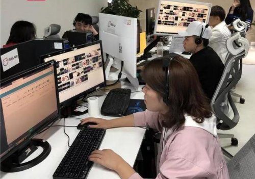 95后女鉴黄师自述：“每天都想杀了自己”，真实情况如何呢？