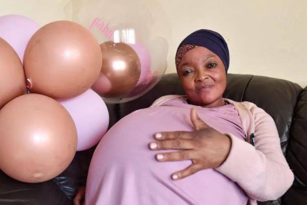 “生下十胞胎”南非女子被指控编造故事送入精神病院，家属对此有何回应