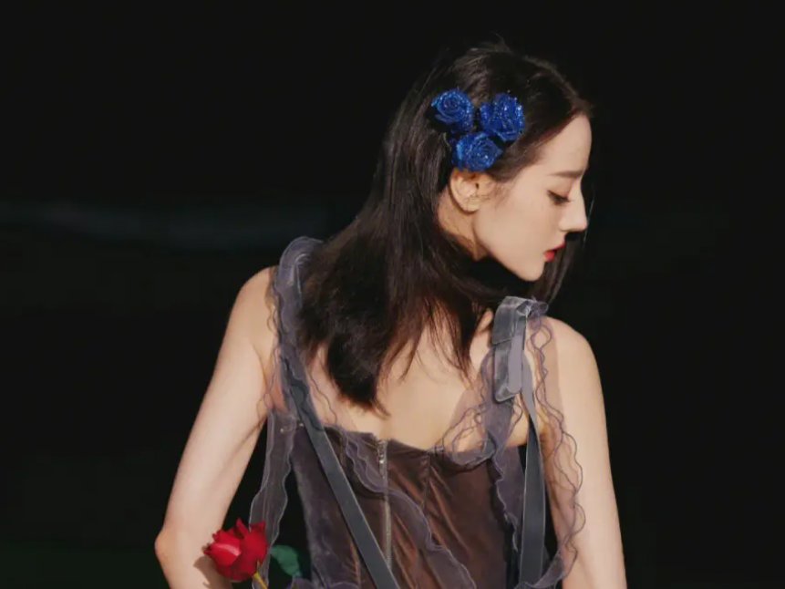 迪丽热巴微信名曝光