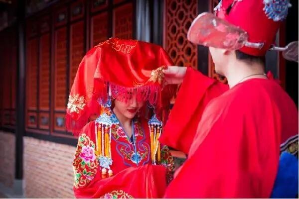 什么叫结发夫妻?