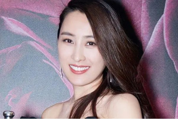 道德底线大结局秀和谁在一起了