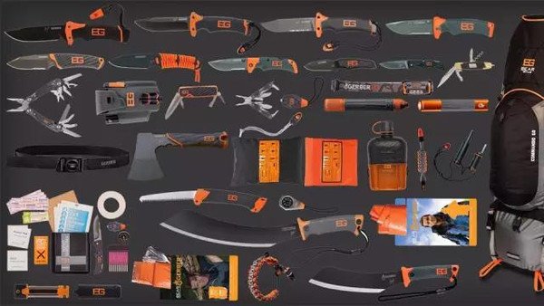 《荒野求生》中贝爷的刀有什么特点？