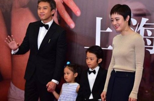 温馨的亲子画面因为翘臀而火，邓超在生活中都有哪些搞怪的照片？