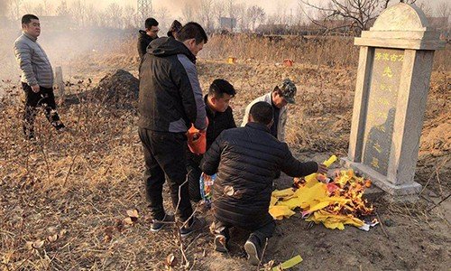小孩子为什么不能跟着去上坟？