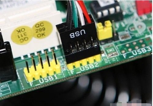 电脑机箱前面USB接口怎么接?