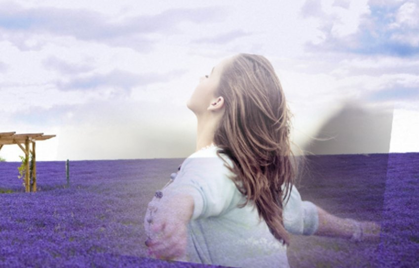 PS中怎么将两张图片合成一张？