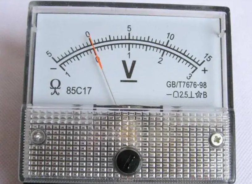 电压表的量程是0-多少伏？
