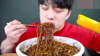 美国男子10分钟吃76个热狗蝉联冠军，这种比赛意义何在？